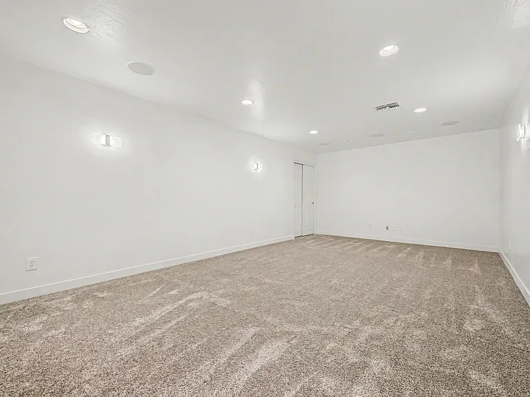 3533 E Joseph Way — Photo 39