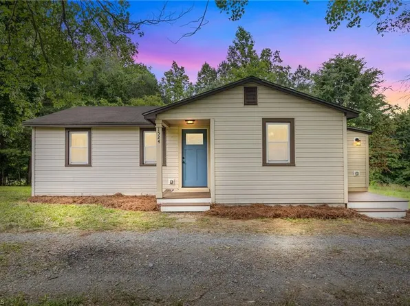 1524 Randolph Tabernacle Rd, Asheboro, NC 27203