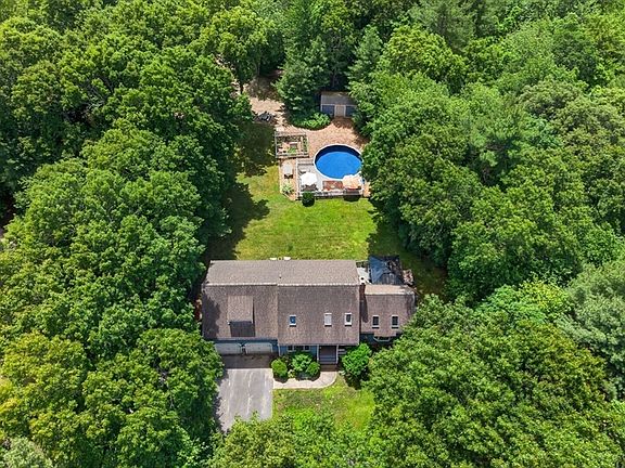 5th image of 42 Medeiros Ln