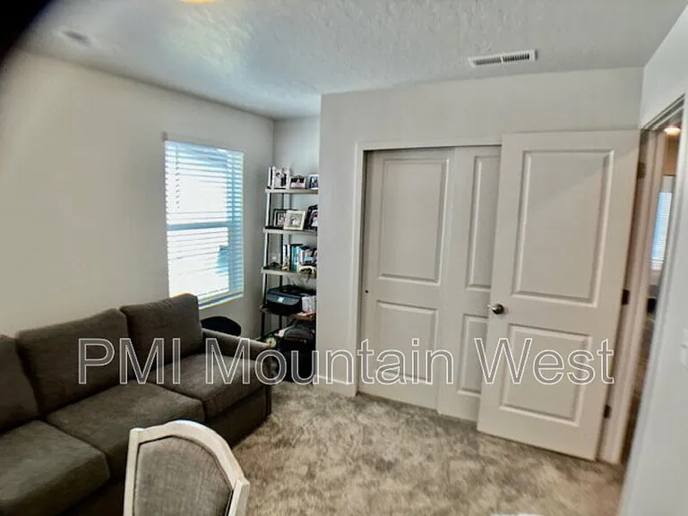 707 S Miller Ave — Photo 28