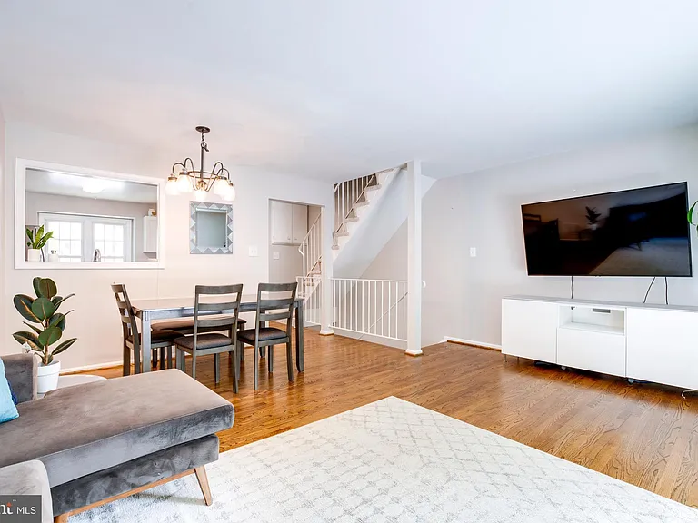 8657 Dellway Ln — Photo 17