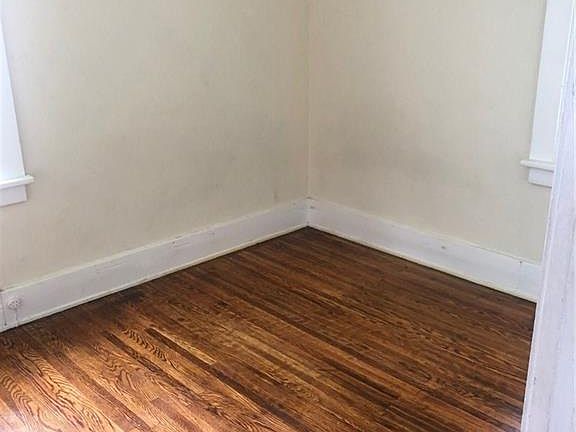 3rd image of 93 Eckhert St