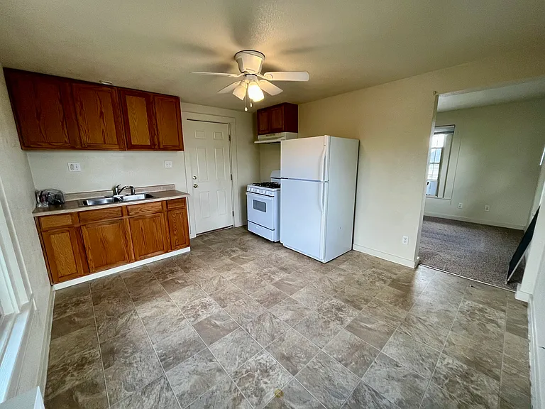 245 Grape St #2 — Photo 1