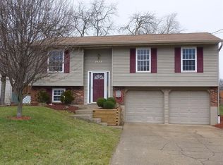2622 Merrittview Ln, Cincinnati, OH 45231