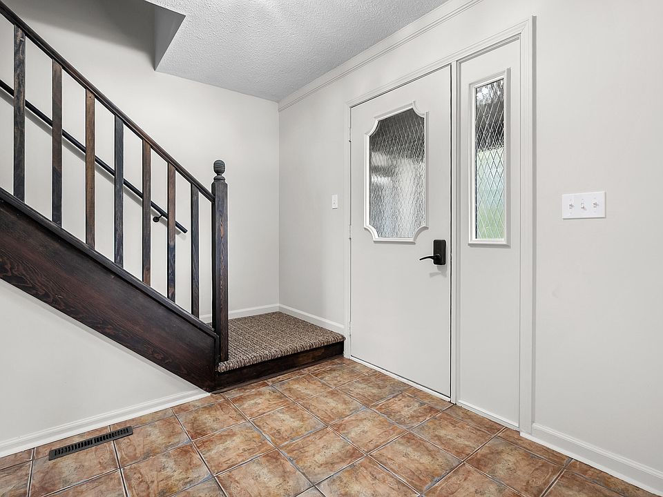 5814 Scenic Way Dr, Kalamazoo, MI 49009 | MLS #26019516 | Zillow