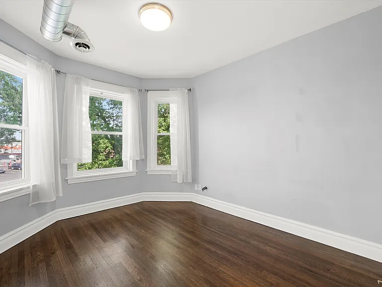 1124 N Central Park Ave #2 — Photo 4