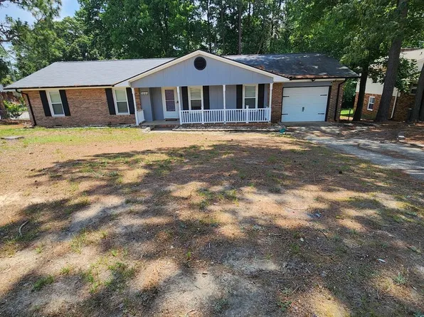 1644 Sweetgum Cir, Fayetteville, NC 28304