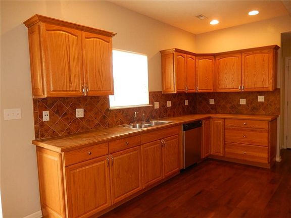 4th image of 1446 N Salem Ct