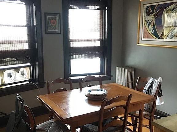 5th image of 2414 W Thorndale Ave APT 2