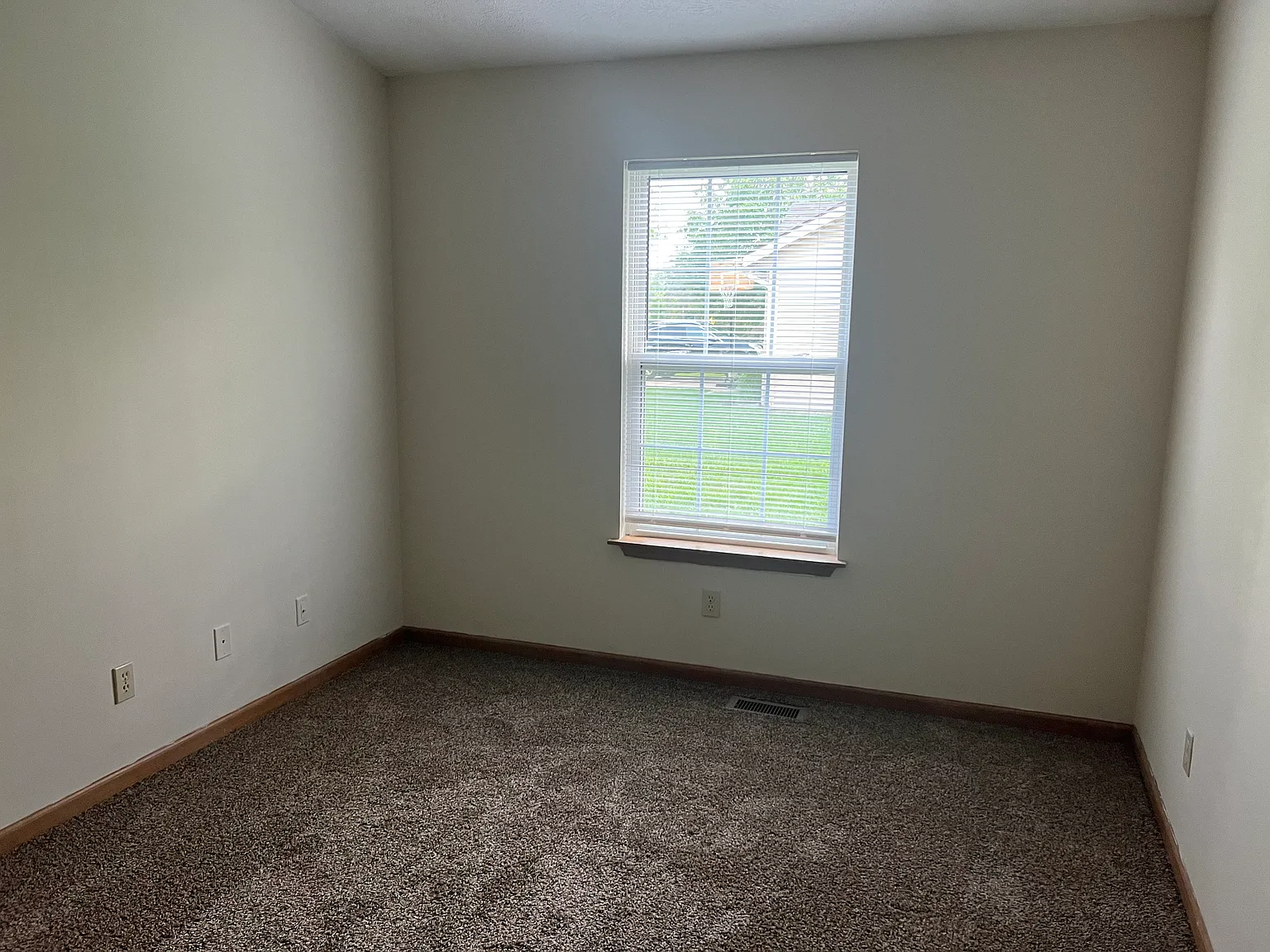 2 bed, 1100 sqft, $1,200 — Photo 4