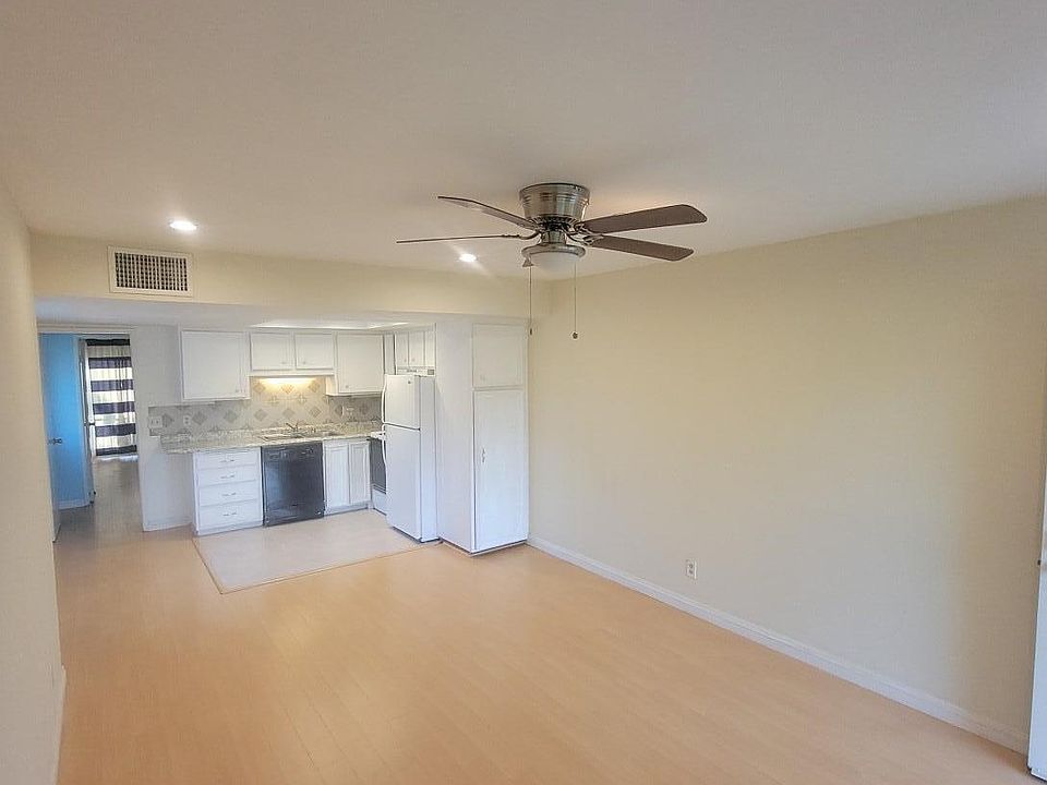 Open concept kitchen
Make the place look big
