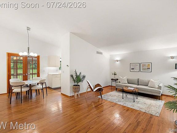 3rd image of 2804 Rhineberry Rd