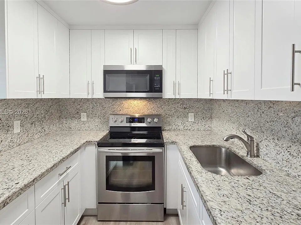 50 W 28th St #54
