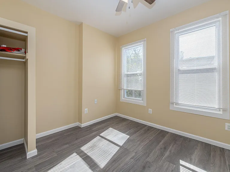 5548 W Thompson St #2R — Photo 4
