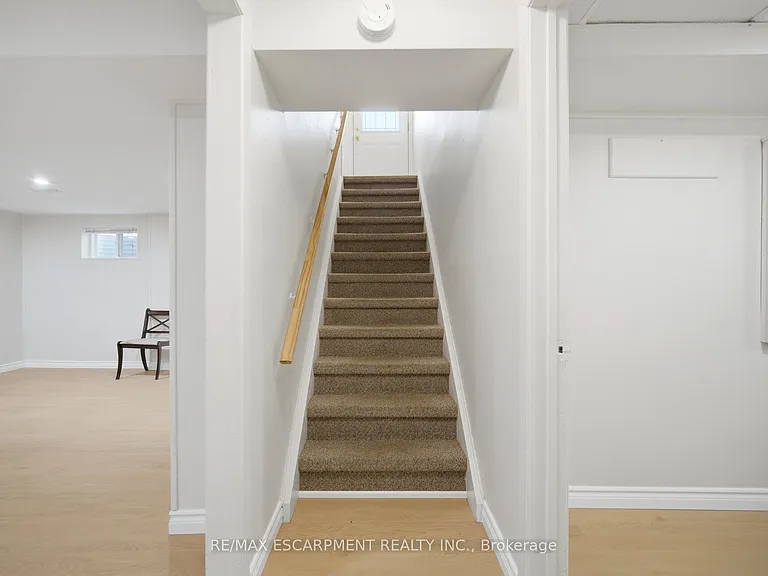 1926 Reiss Ct — Photo 10