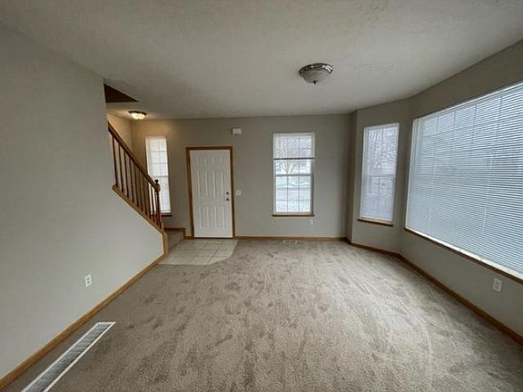 2nd image of 979 Chadwick Ln