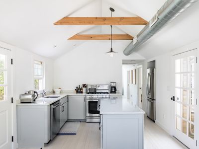 21 Roosevelt Ave, East Hampton, NY, 11937