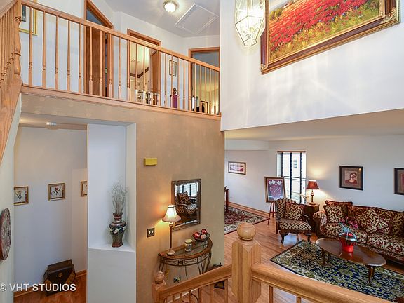 3rd image of 10466 Longfield Dr