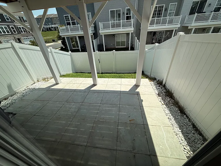 8795 Kensington Church St — Photo 16