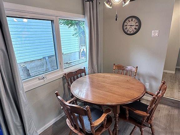 5th image of 921 Joseph CRESCENT