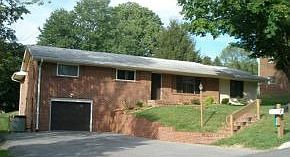 2nd image of 1419 Meadowbrook Dr