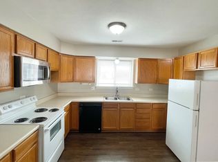 1007 Taft Ave APT 2A, Wheaton, IL 60189