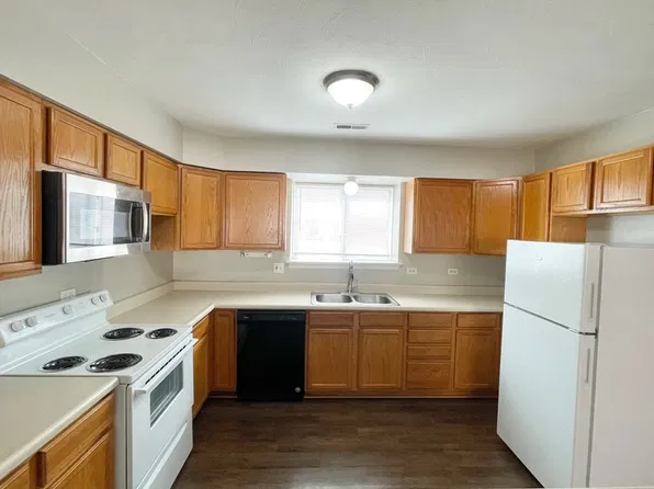 1007 Taft Ave APT 2A, Wheaton, IL 60189