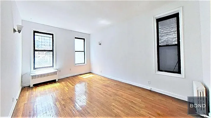 Rented by Bond New York | media 8