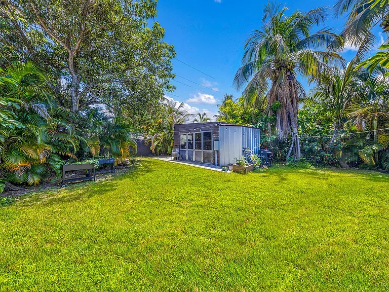 2326 Harding St — Photo 30