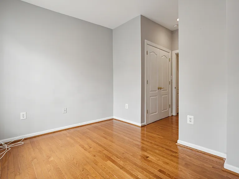2023 Portugal St — Photo 21