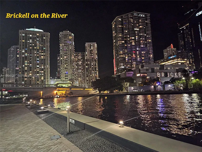 361 S Miami Ave — Photo 41