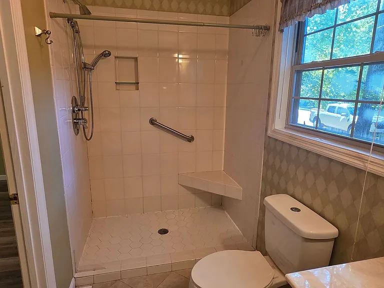 130 Berkshire Loop — Photo 8