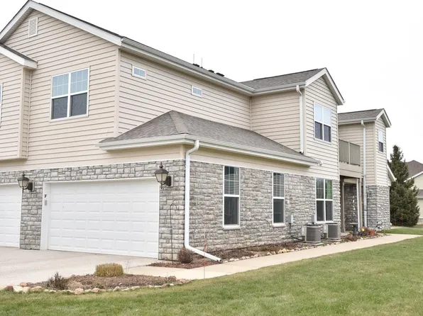 N17W26480 Meadowgrass CIRCLE #30F, Pewaukee, WI 53072