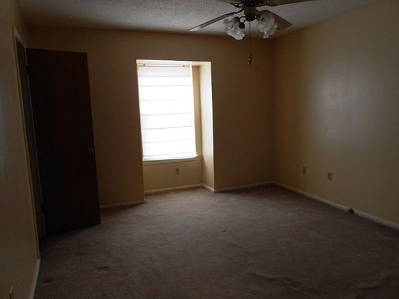 5th image of 2700 Whitney Pl APT 930