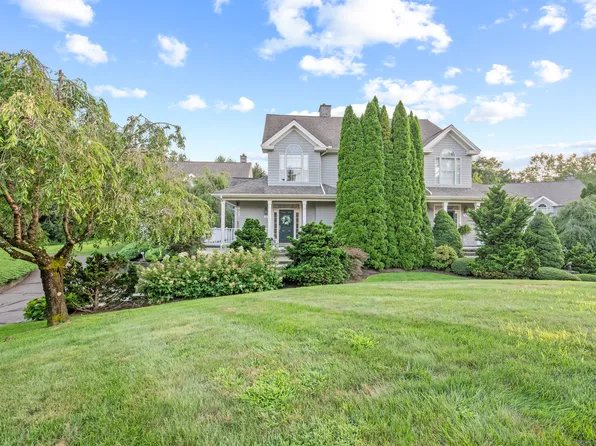 33 Old Field Hill Road #37, Southbury, CT 06488