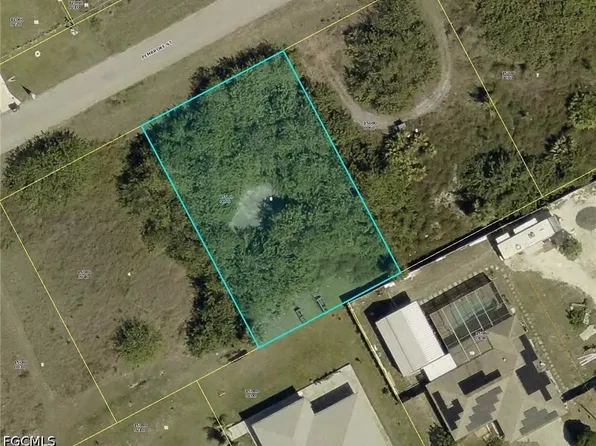 146 Pembroke St, Lehigh Acres, FL 33974