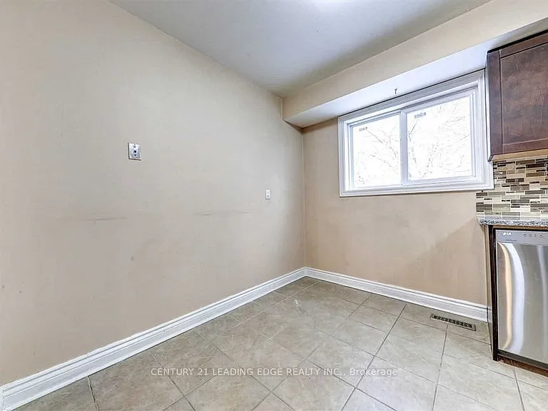45 Burkwood Cres — Photo 8