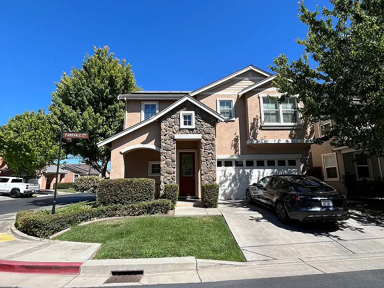 4550 Parkvale Ct — Photo 1