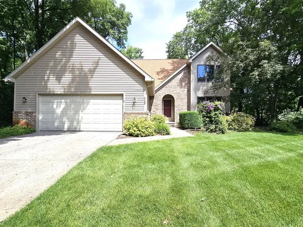 448 Fairwood Rd, Pinckney, MI 48169