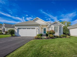 5446 Carleton Lake Dr, Lockport, NY 14094