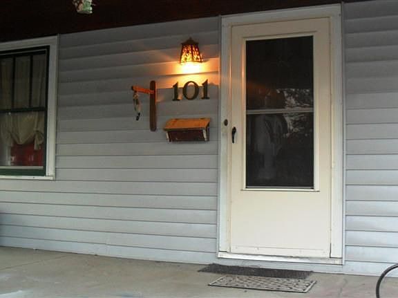 4th image of 101 Maplelawn Dr