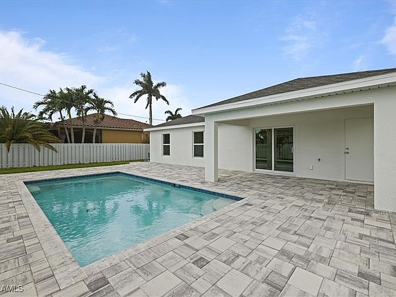 4th image of 1016 NW 14th Ter