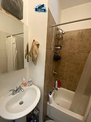 Rented by Fifth & Forever LLC | media 35