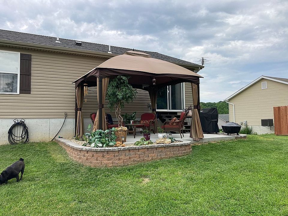 1st image of 724 Hawks Circle Dr