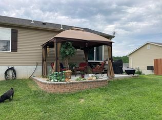 724 Hawks Circle Dr, Hillsboro, MO