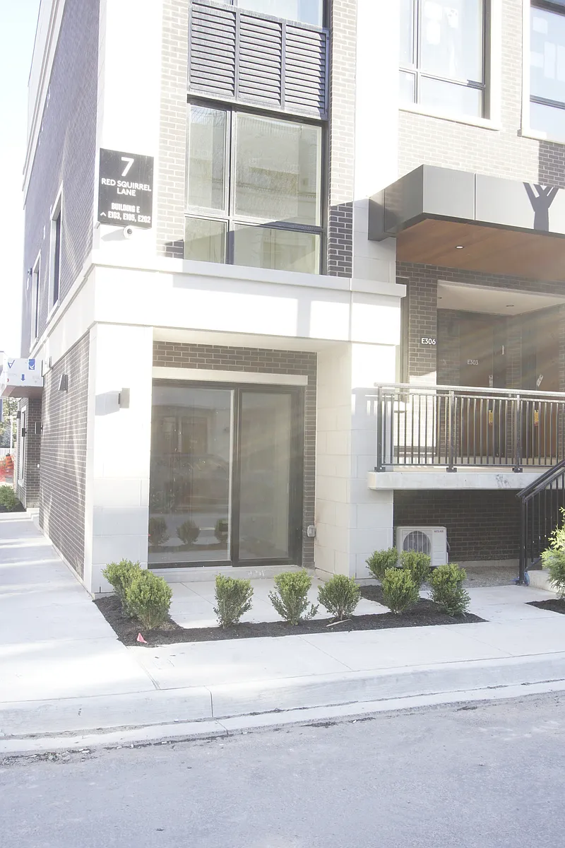 Building Photo - 2 David Eyer Rd #E103-RED