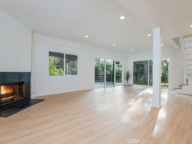 21670 Encina Rd — Photo 3