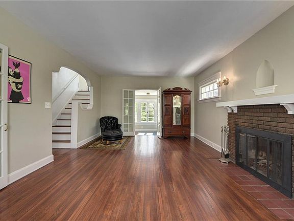 3rd image of 1625 Wagar Ave