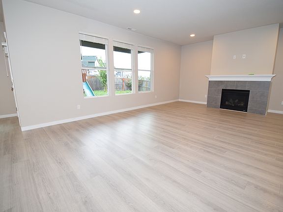 3rd image of 1690 S Quartz Dr