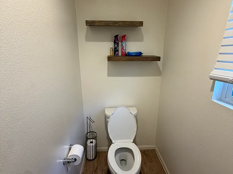 251 Saratoga Ct — Photo 34